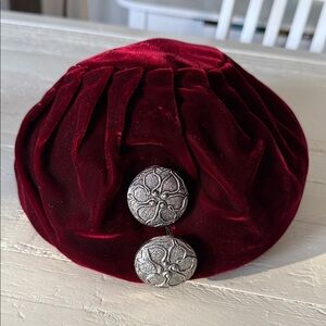 50s Burgandy Velveteen Gathered pinwheel beret Hat with large Silver Buttons